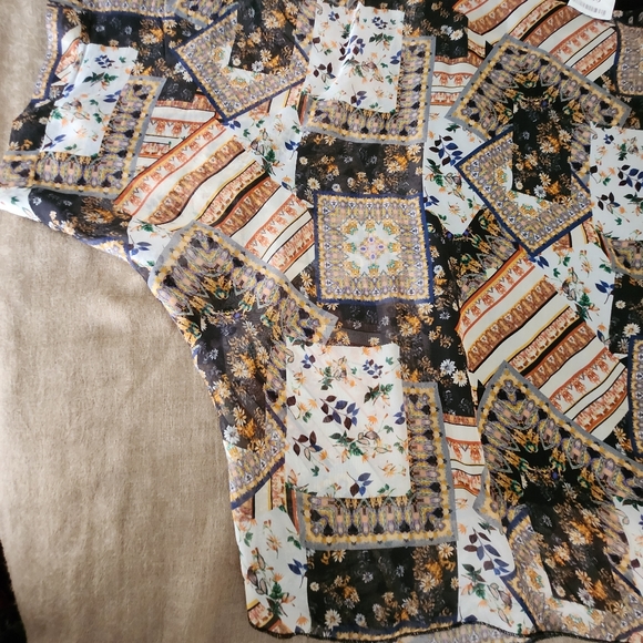 Top - Picture 5 of 6